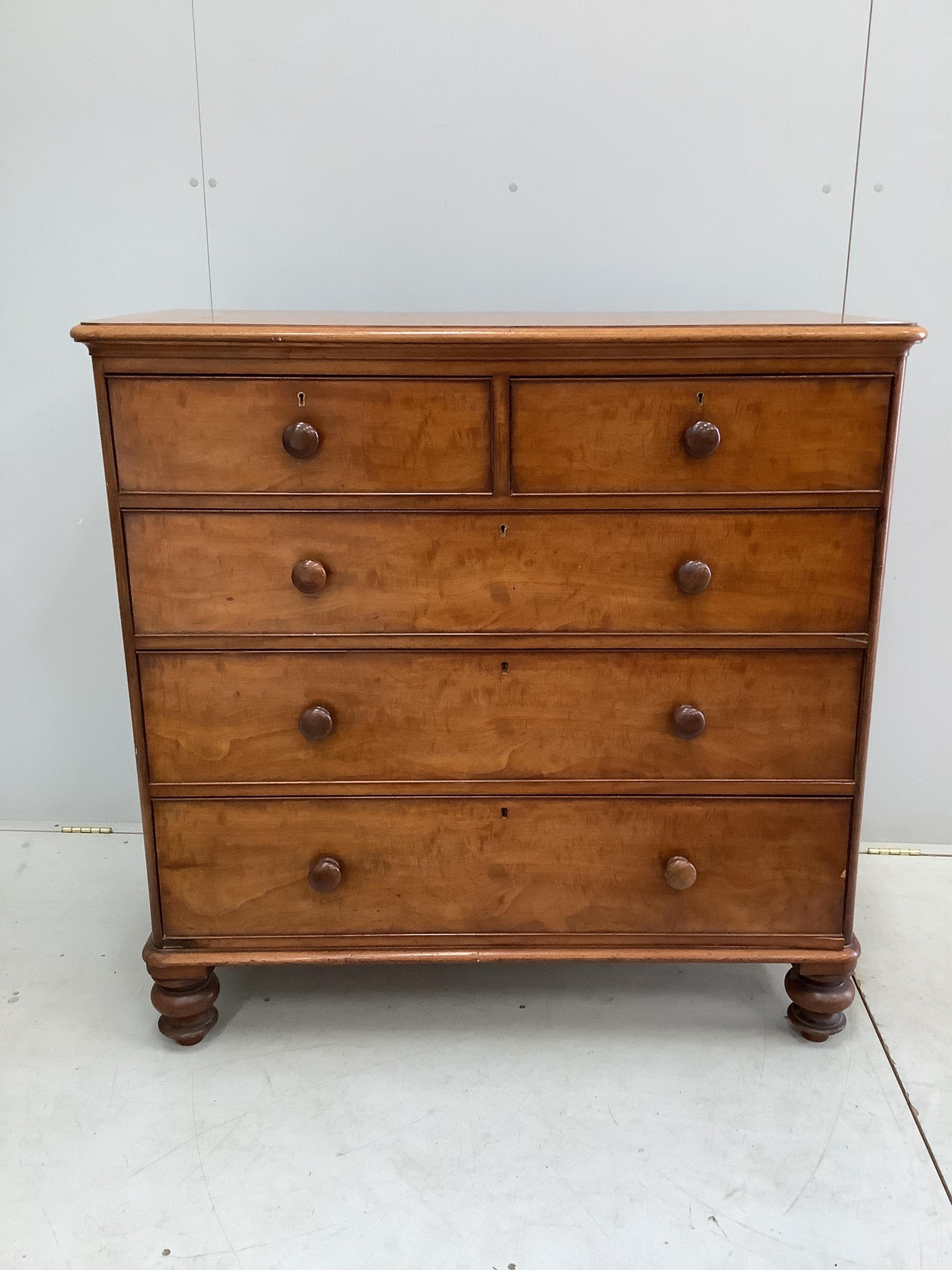 A Victorian mahogany chest of drawers, width 112cm, depth 55cm, height 112cm